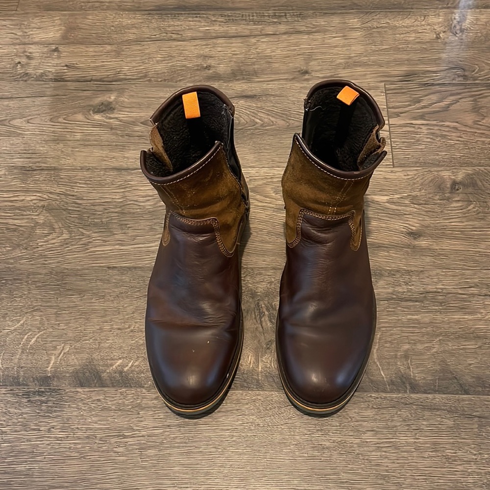 Kenneth Cole boots size 11 (fit a little bigger than 11)
